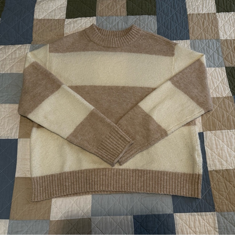 American Eagle Women’s “so soft” Sweater